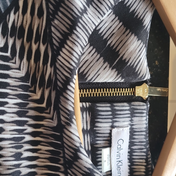 Dress - Picture 6 of 9